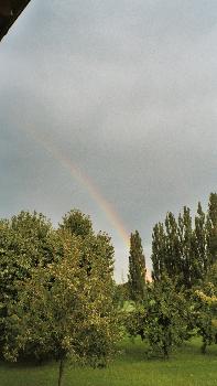 rainbow.jpg (13010 bytes)